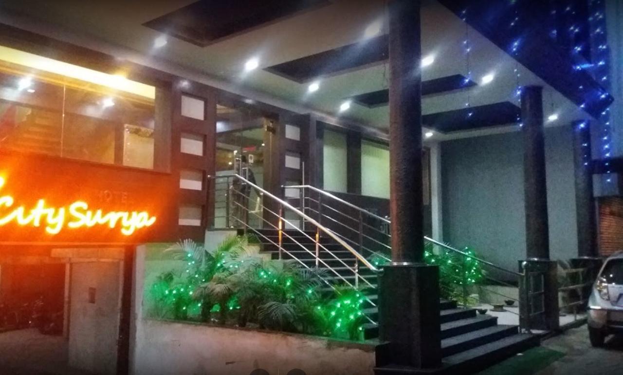 City Surya Hotel Gaya Eksteriør billede