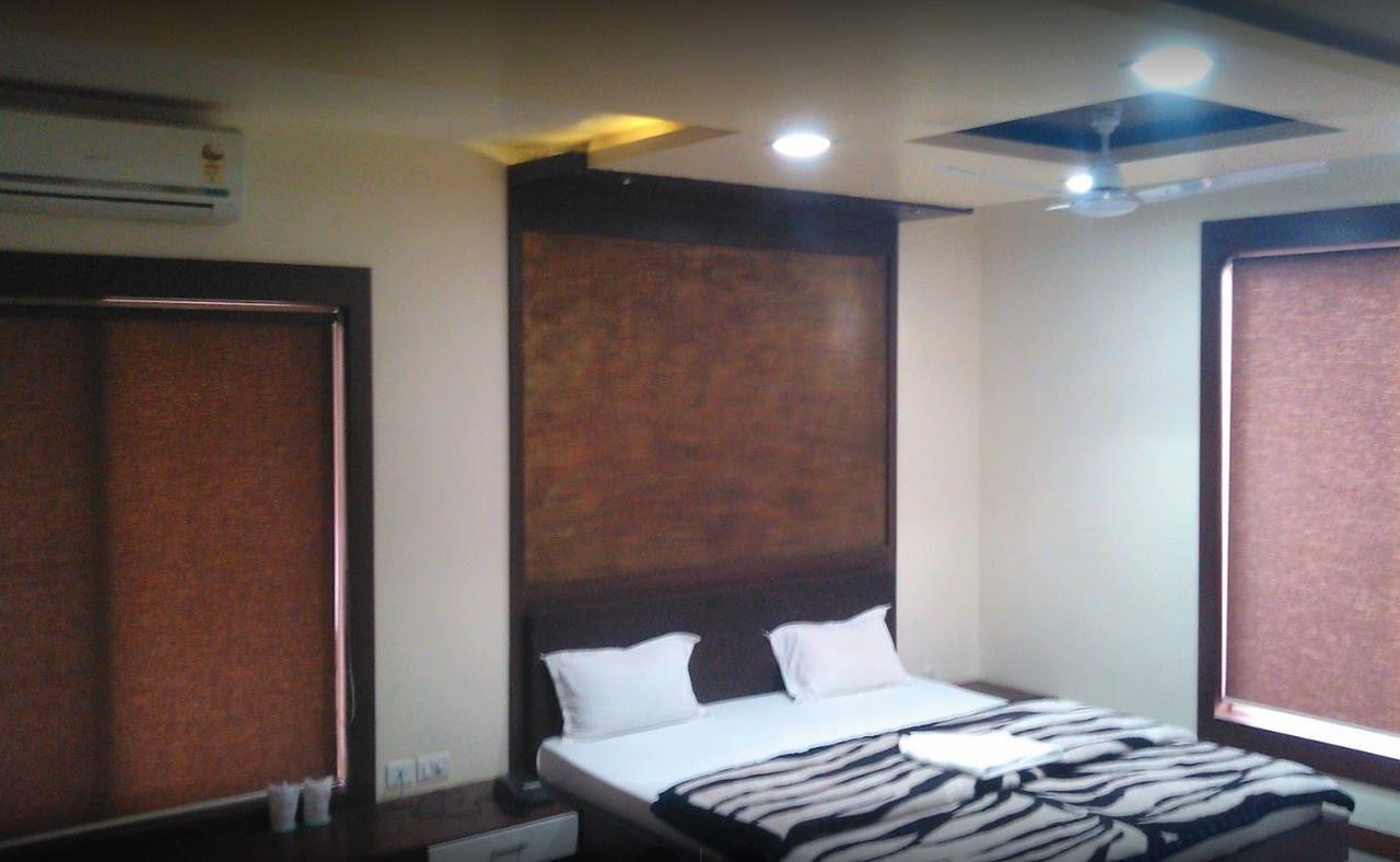 City Surya Hotel Gaya Eksteriør billede