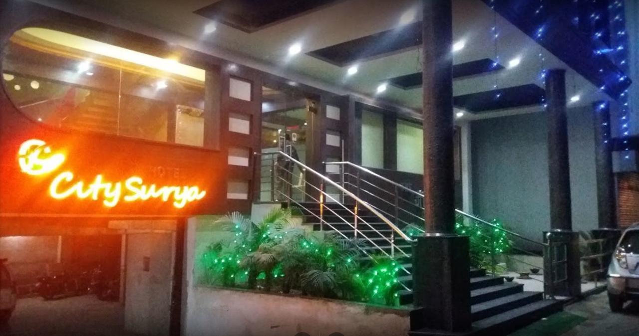 City Surya Hotel Gaya Eksteriør billede