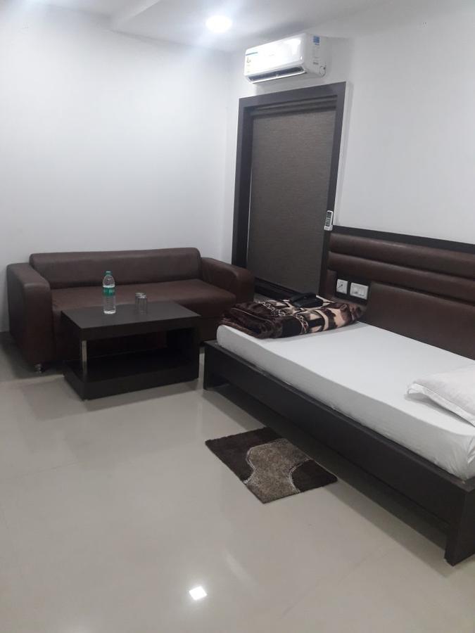 City Surya Hotel Gaya Eksteriør billede