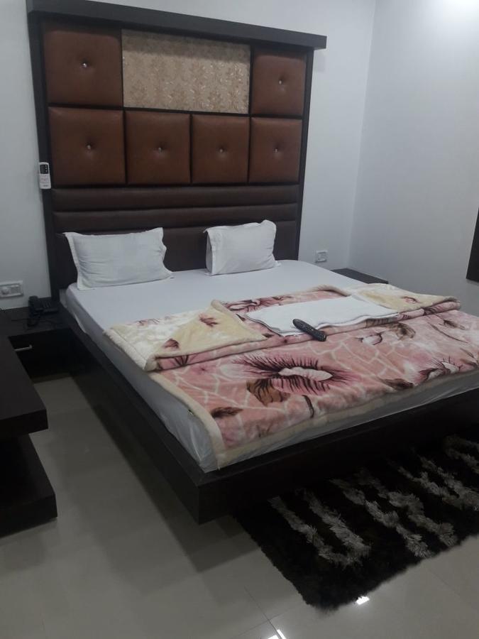 City Surya Hotel Gaya Eksteriør billede