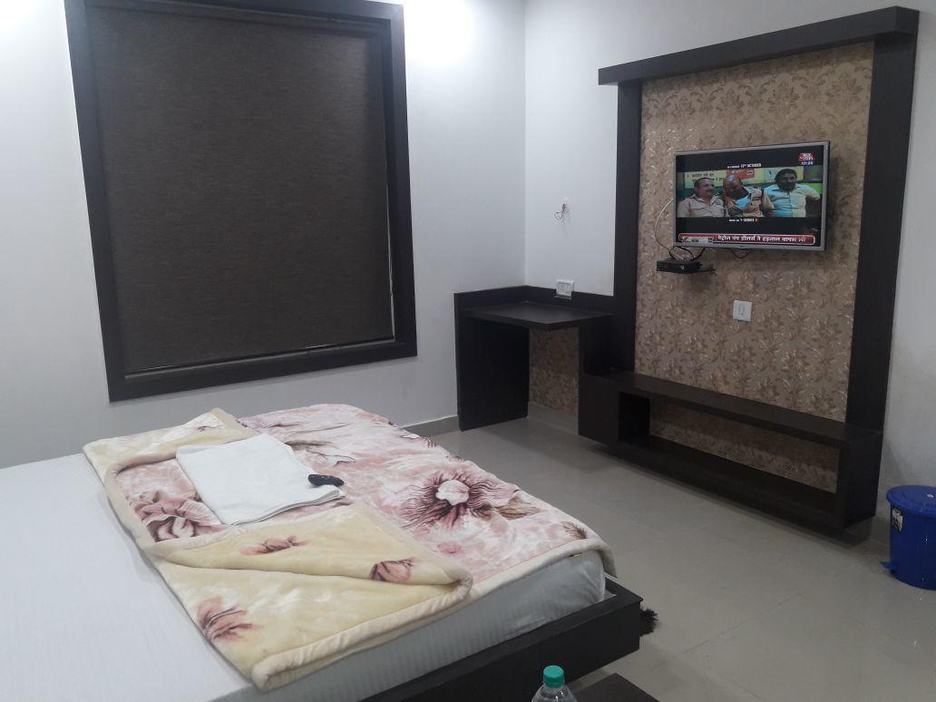 City Surya Hotel Gaya Eksteriør billede